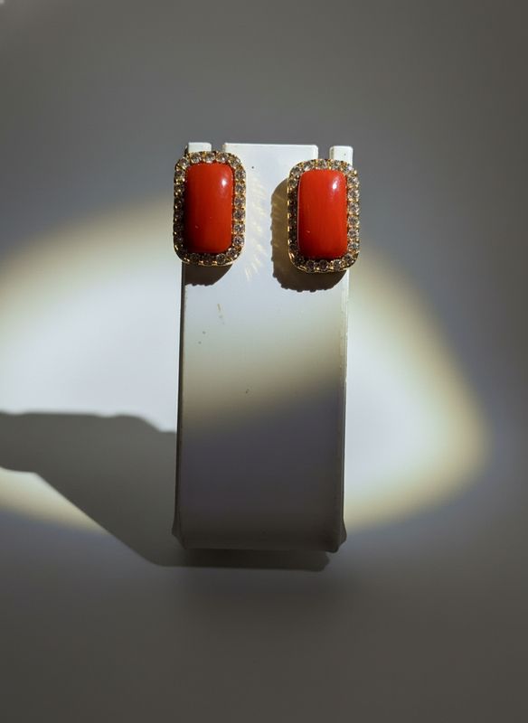 Orecchini in corallo mediterraneo montati in argento 925