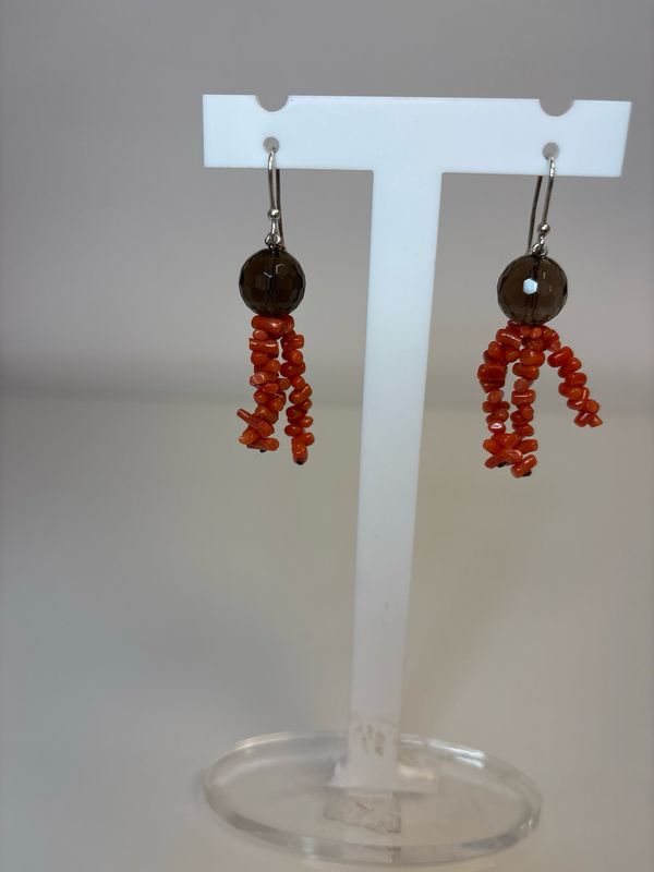 Orecchini argento 925, con  topazio  fumé e coralli mediterranei.