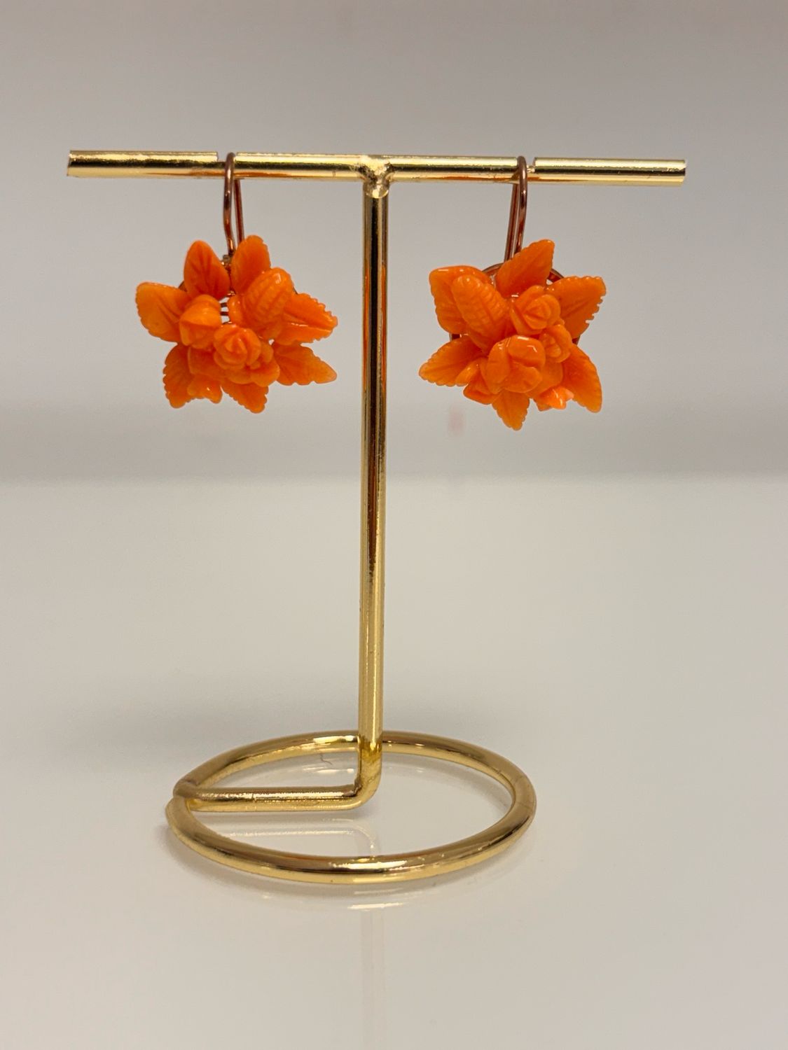 Orecchini in corallo mediterraneo, fiori e frutta, montati in argento 925 rosè