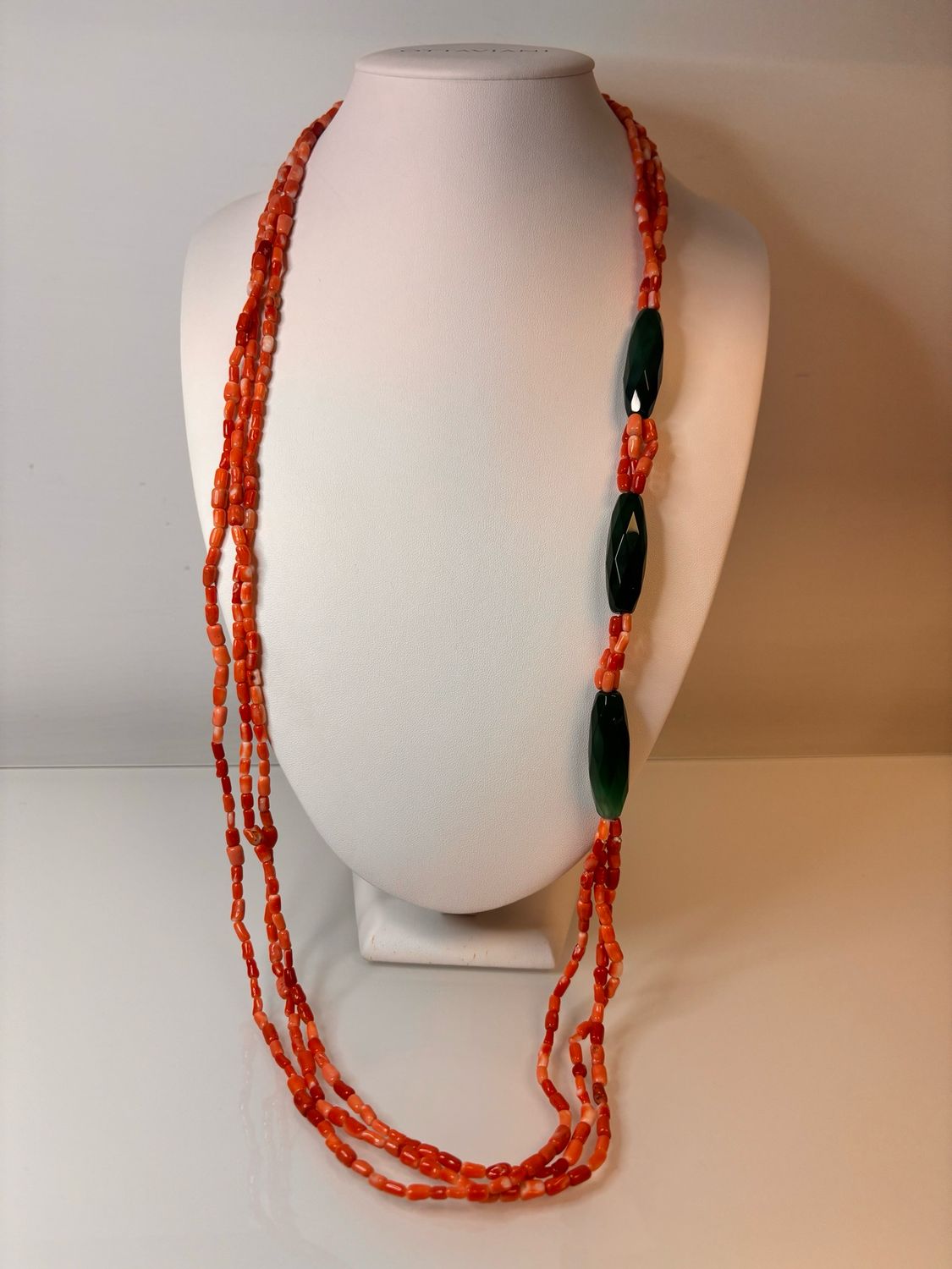 Collana in corallo orientale e Agata Verde