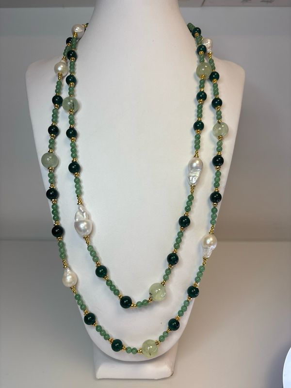 Collana lunga 140 cm in Giada , quarzi e perle Scaramazze.