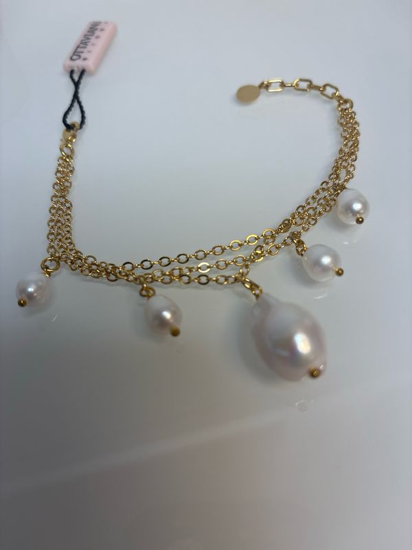 Bracciale in bronzo dorato con vere perle naturali