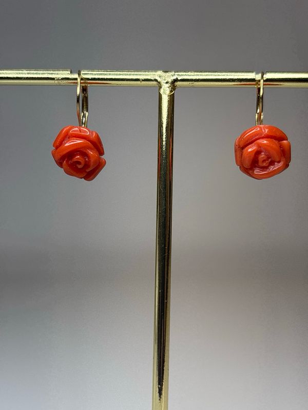 Orecchini in oro 18 KT e corallo mediterrano
