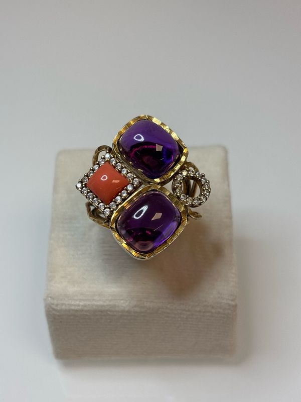Anello in argento 925 placcato oro con zirconi ametiste e corallo orientale
