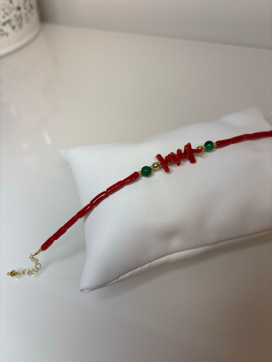 Bracciale in corallo Mediterraneo di prima scelta con Agata Verde ed elementi e chiusura in argento 925 bagnata oro