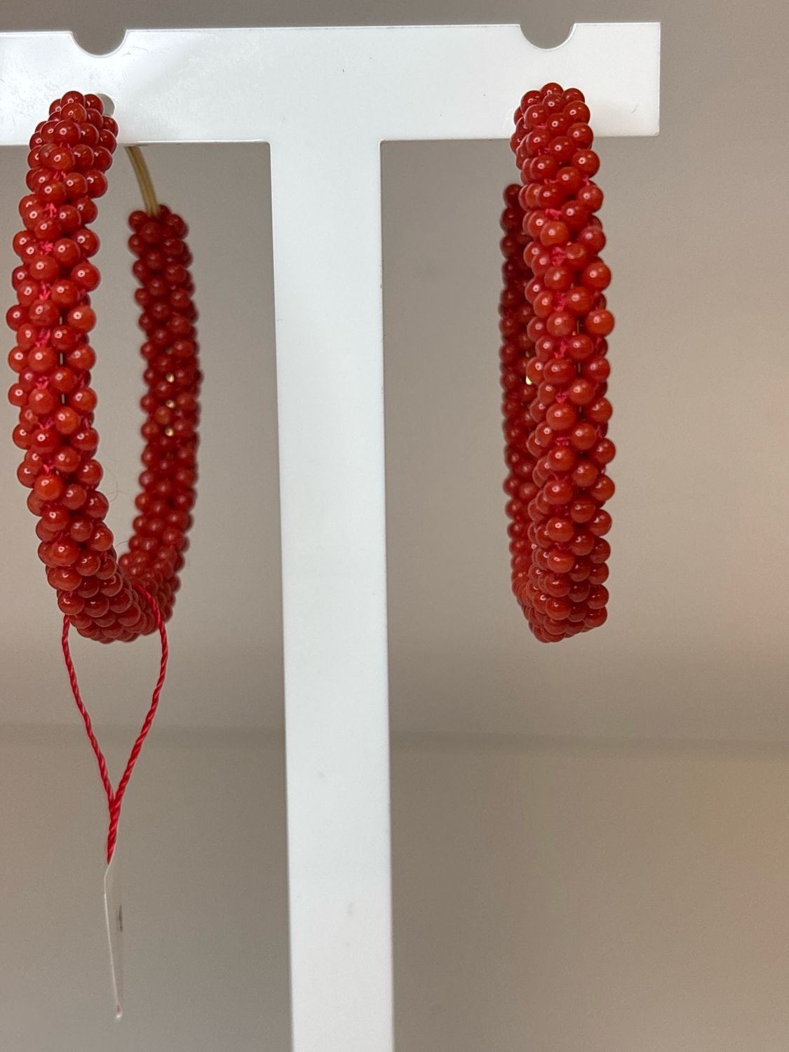 Orecchini con struttura in argento 925 bagnato in oro e corallo mediterraneo di prima scelta