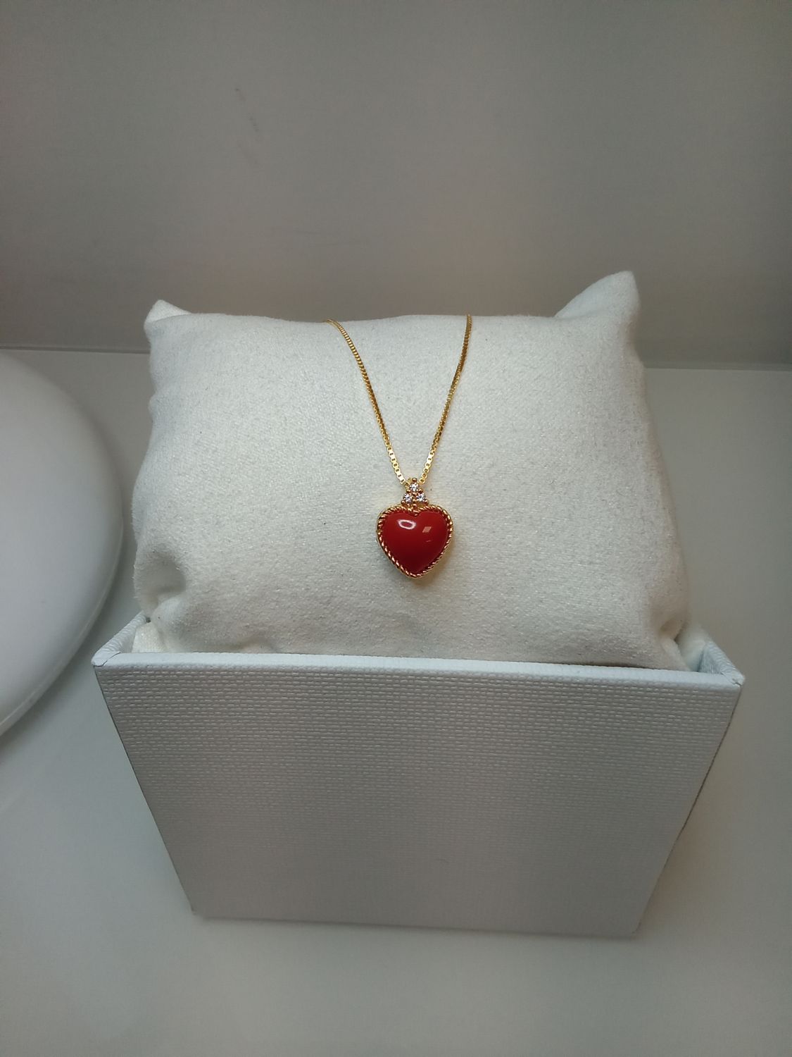 Collana in argento 925 placcato in oro 18 carati con zirconi e cuore di corallo Mediterraneo