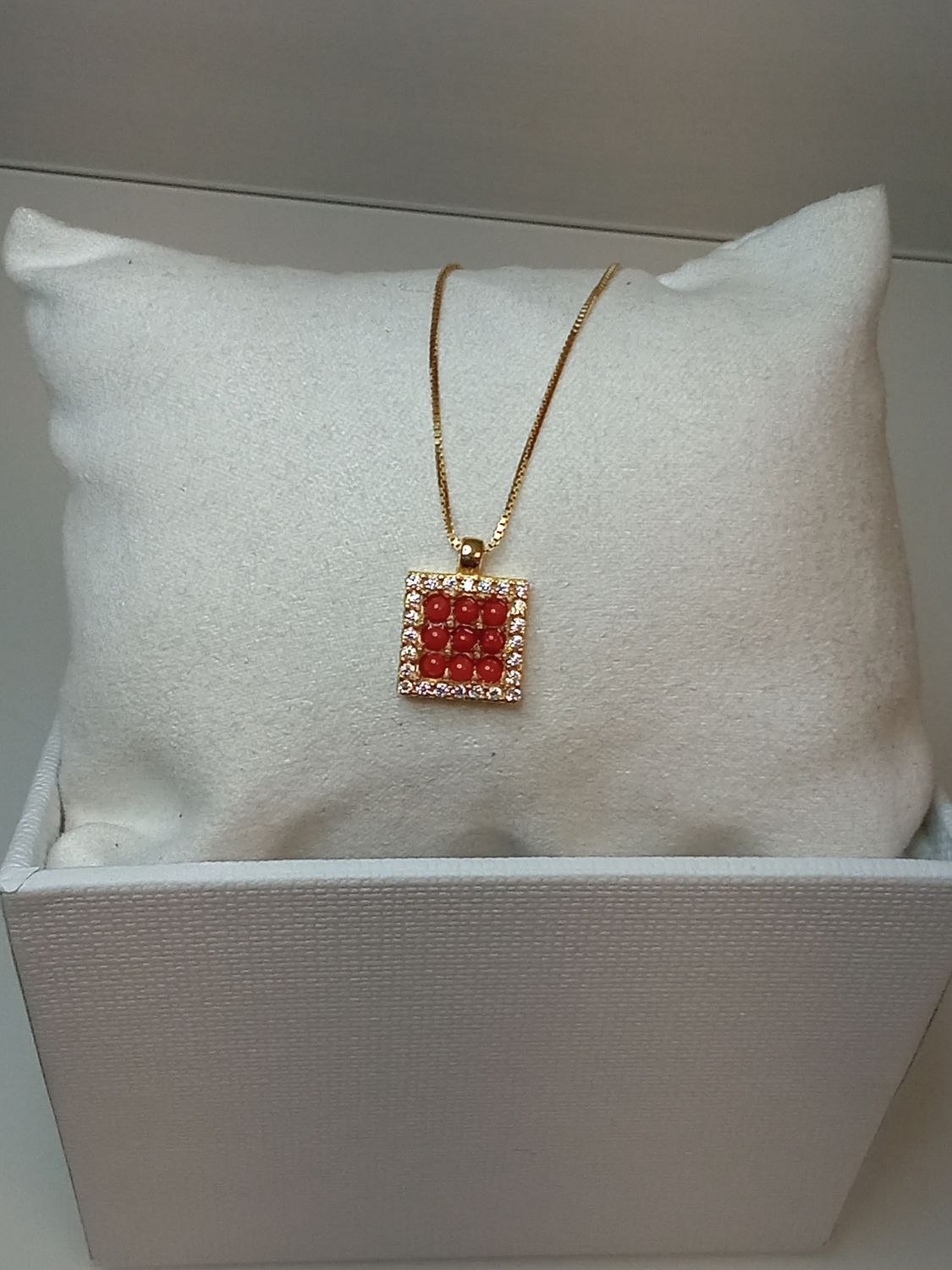 Collana in argento 925 rodiato oro 18 carati con zirconi e sfere di corallo Mediterraneo