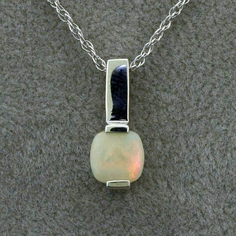 14KWG White Opal Pendant