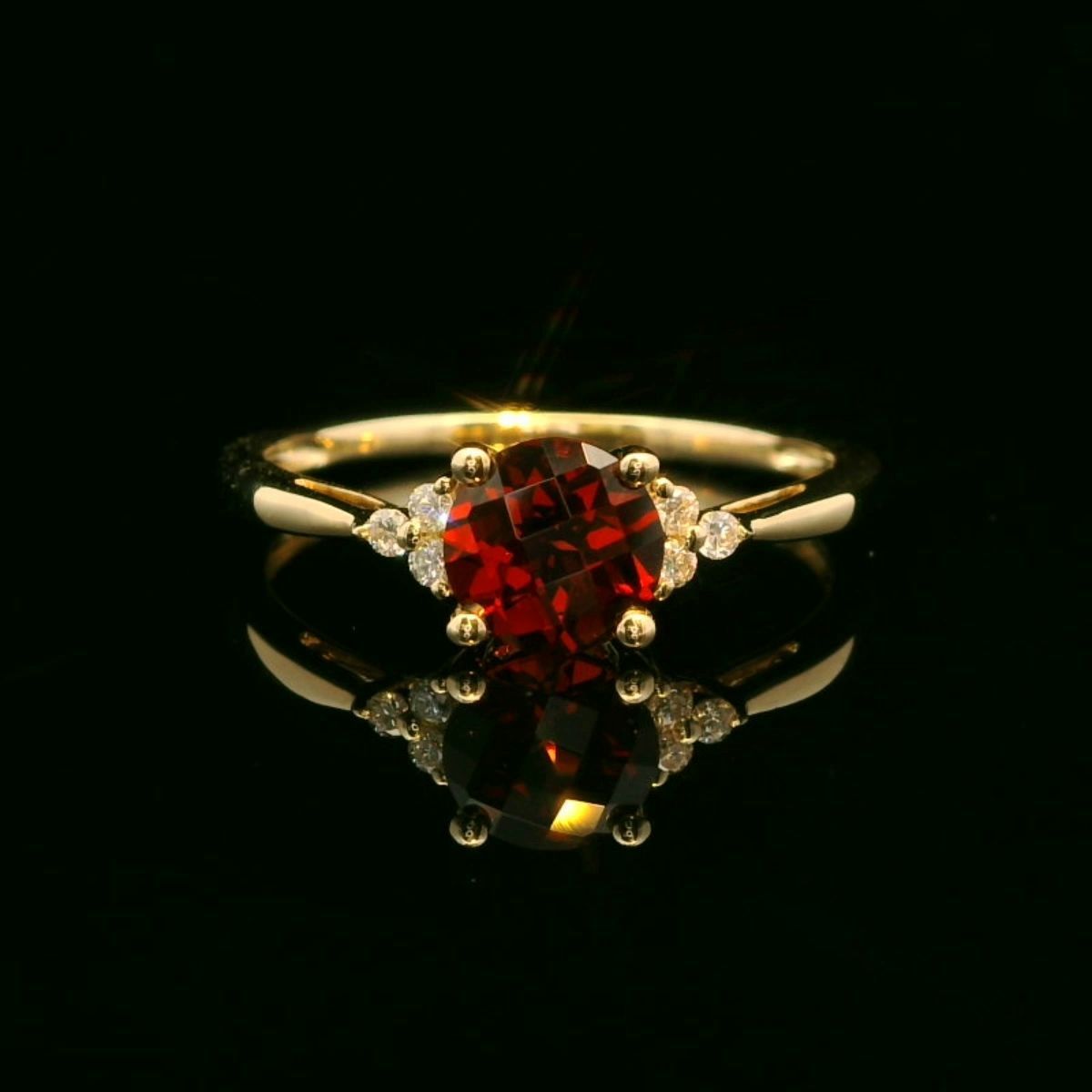 14KYG Garnet and Diamond Ring