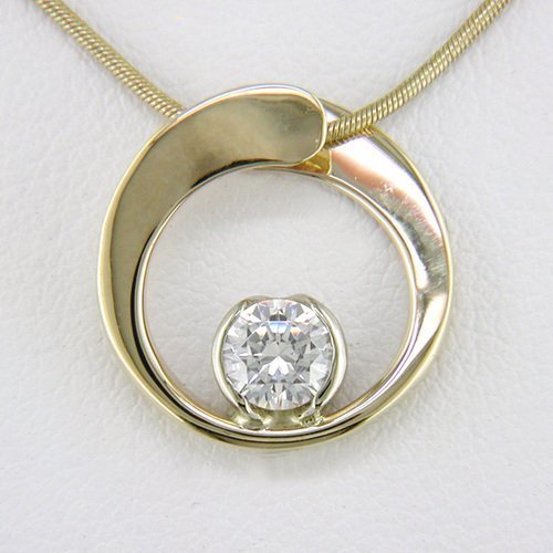 14K Yellow Gold Diamond Circle Pendant - Large