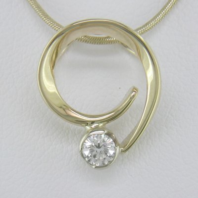 14K Yellow Gold Diamond Curl Pendant - Small