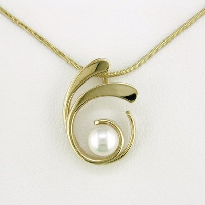 14K Yellow Gold Pearl Four Curl Pendant