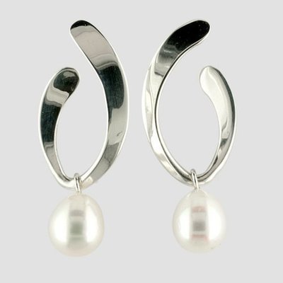 Sterling Silver Pearl Oval Hoop Earrings