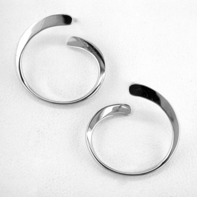 Sterling Silver Cobra Earrings
