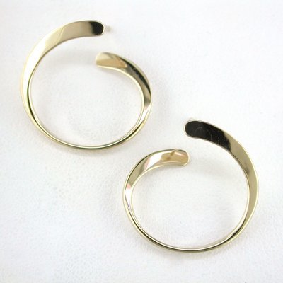 14K Yellow Gold Cobra Earrings