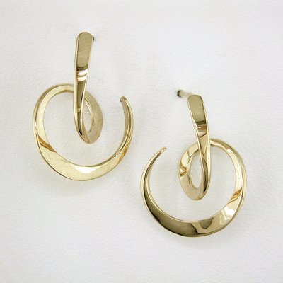 14K Yellow Gold Looping Circle Earrings