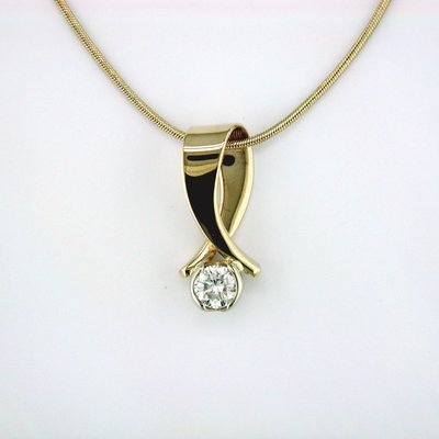 14K Yellow Gold Diamond Twist Pendant - Small