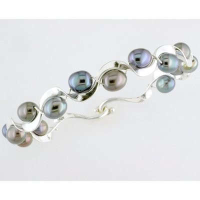 Sterling Silver Black Pearl Ruffle Bracelet