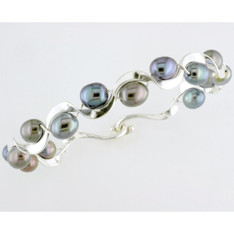 Sterling Silver Black Pearl Ruffle Bracelet