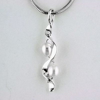 Sterling Silver Pearl Ruffle Pendant