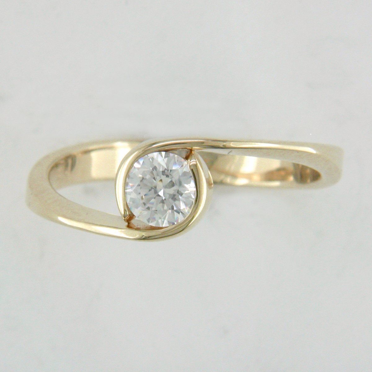 14K Yellow Gold Diamond Circle Ring