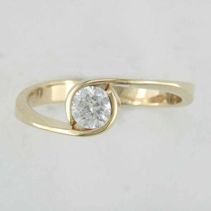 14K Yellow Gold Diamond Circle Ring