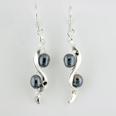Sterling Silver Black Pearl Ruffle Earrings