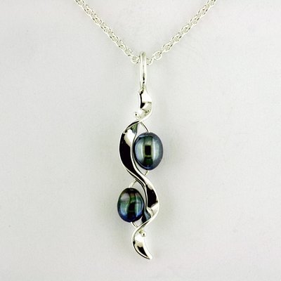 Sterling Silver Black Pearl Ruffle Pendant