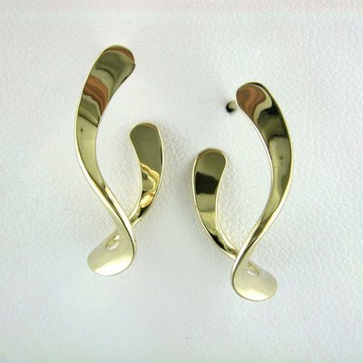 14K Yellow Gold Ruffle Hook Earrings