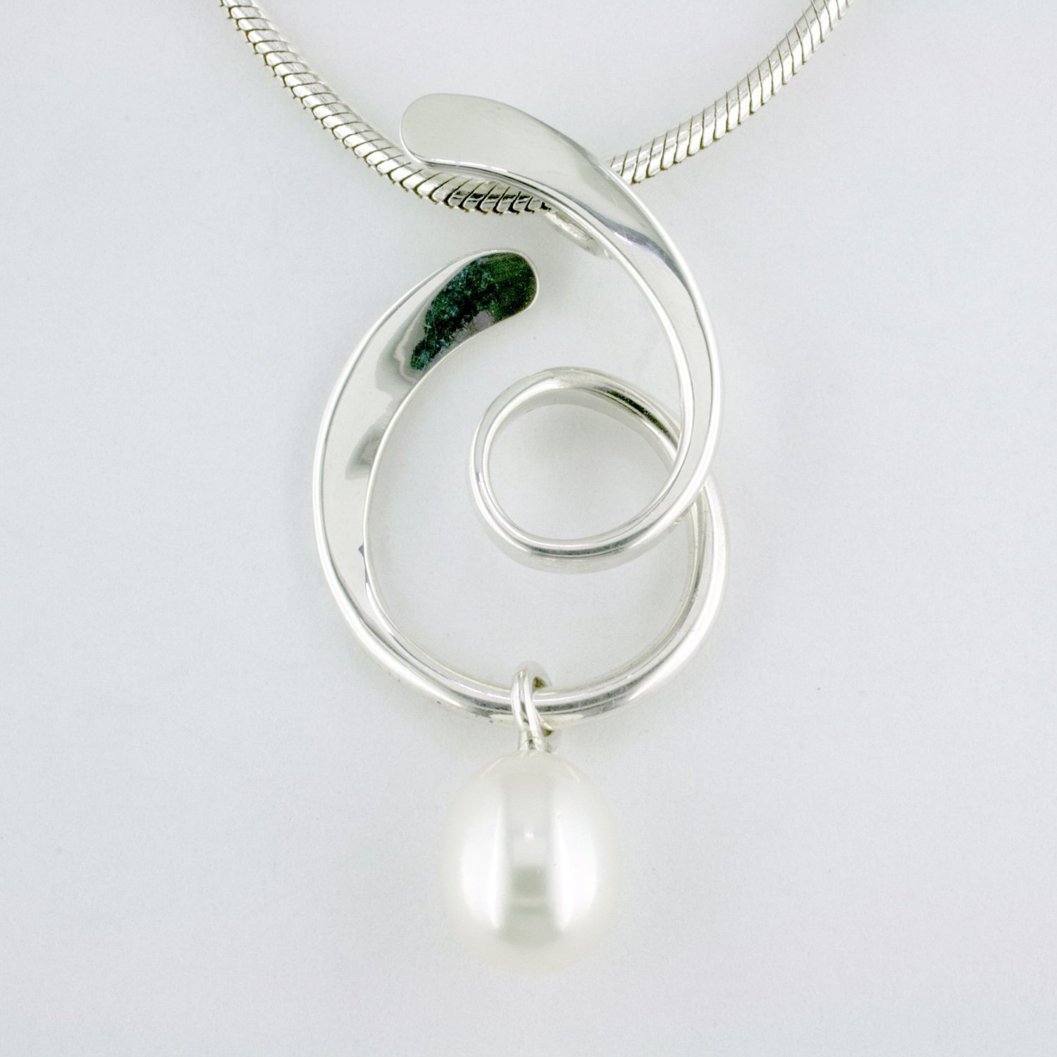 Sterling Silver Pearl Loop-de-Loop Pendant