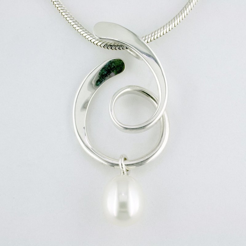 Sterling Silver Pearl Loop-de-Loop Pendant