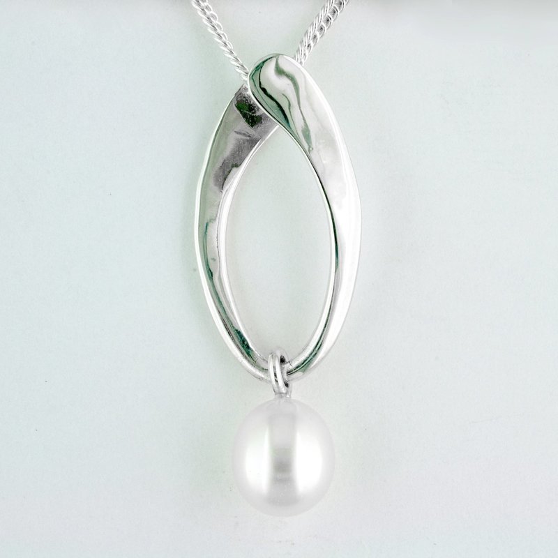 Sterling Silver Pearl Oval Hoop Pendant