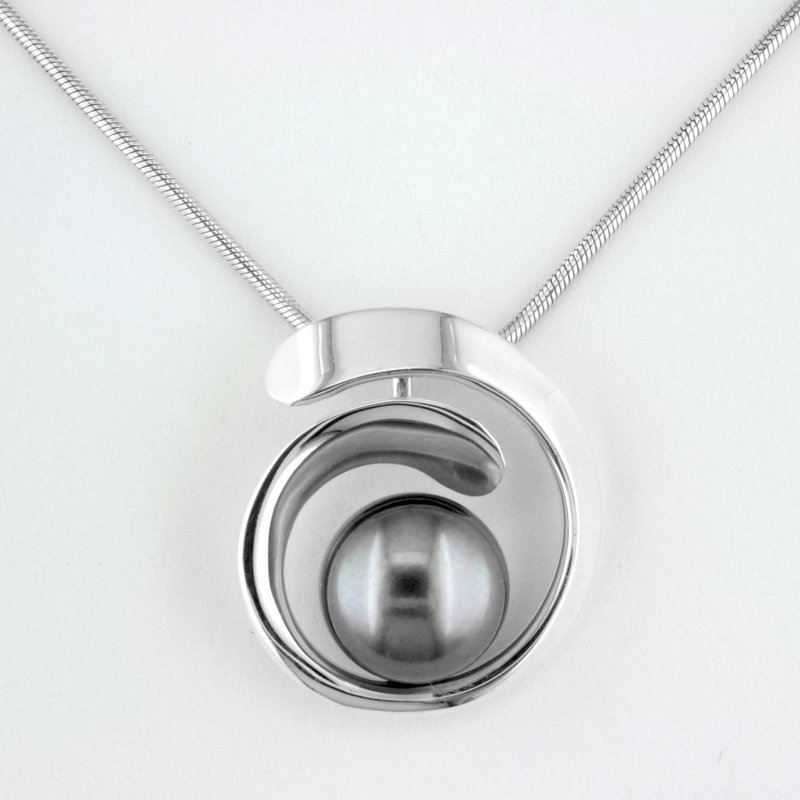 Sterling Silver Black Pearl Overlap Curl Pendant