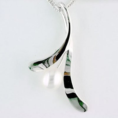 Sterling Silver Pearl Leaf Pendant