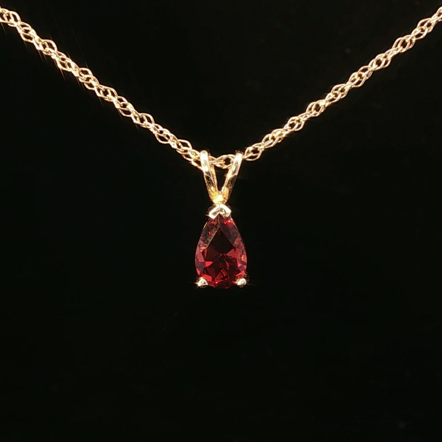 14K Yellow Gold Pear Garnet Pendant Necklace