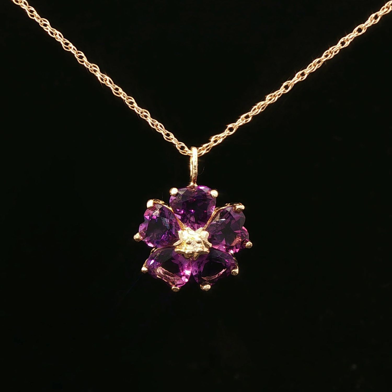 14K Yellow Gold  5 Amethyst Heart Flower Pendant Necklace