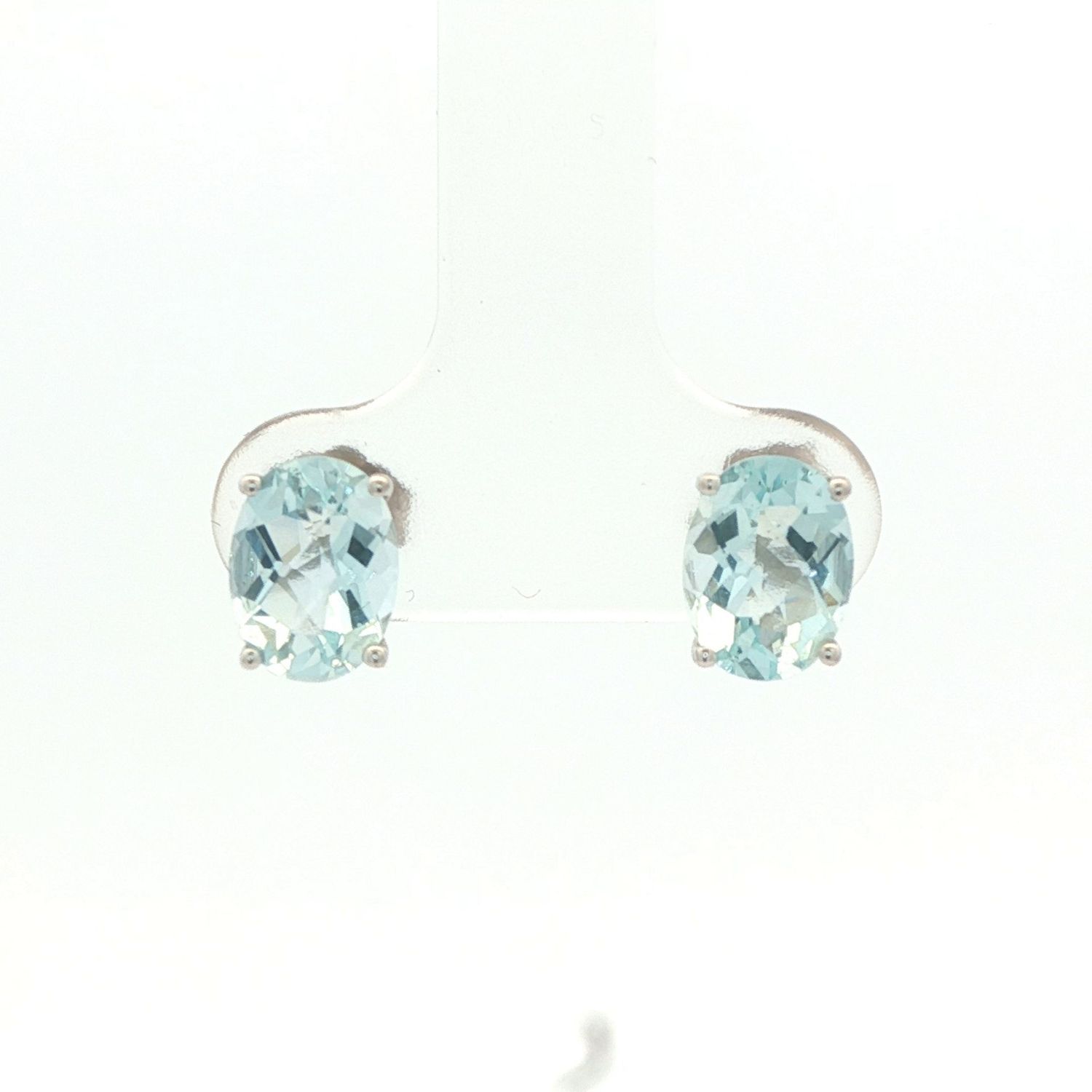 14K White Gold Oval Aquamarine Stud Earrings