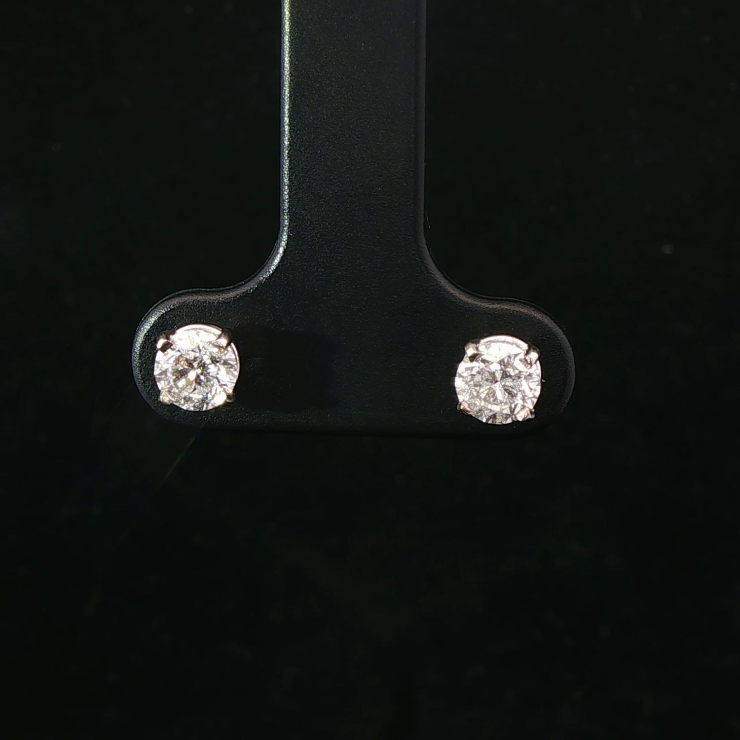 14K White Gold 0.75 Ct Natural Diamond Stud Earrings