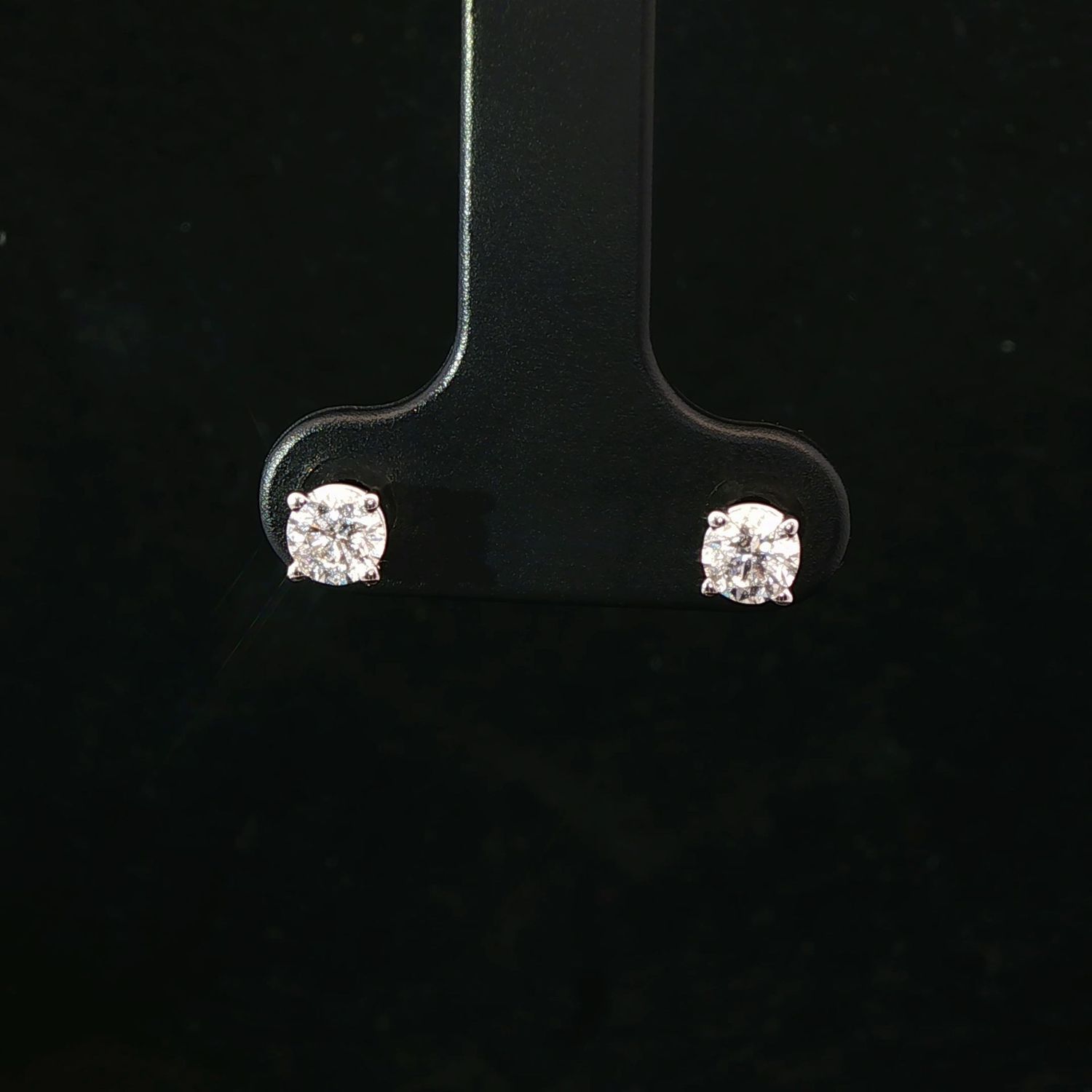 14K White Gold 0.50 Ct Natural Diamond Stud Earrings