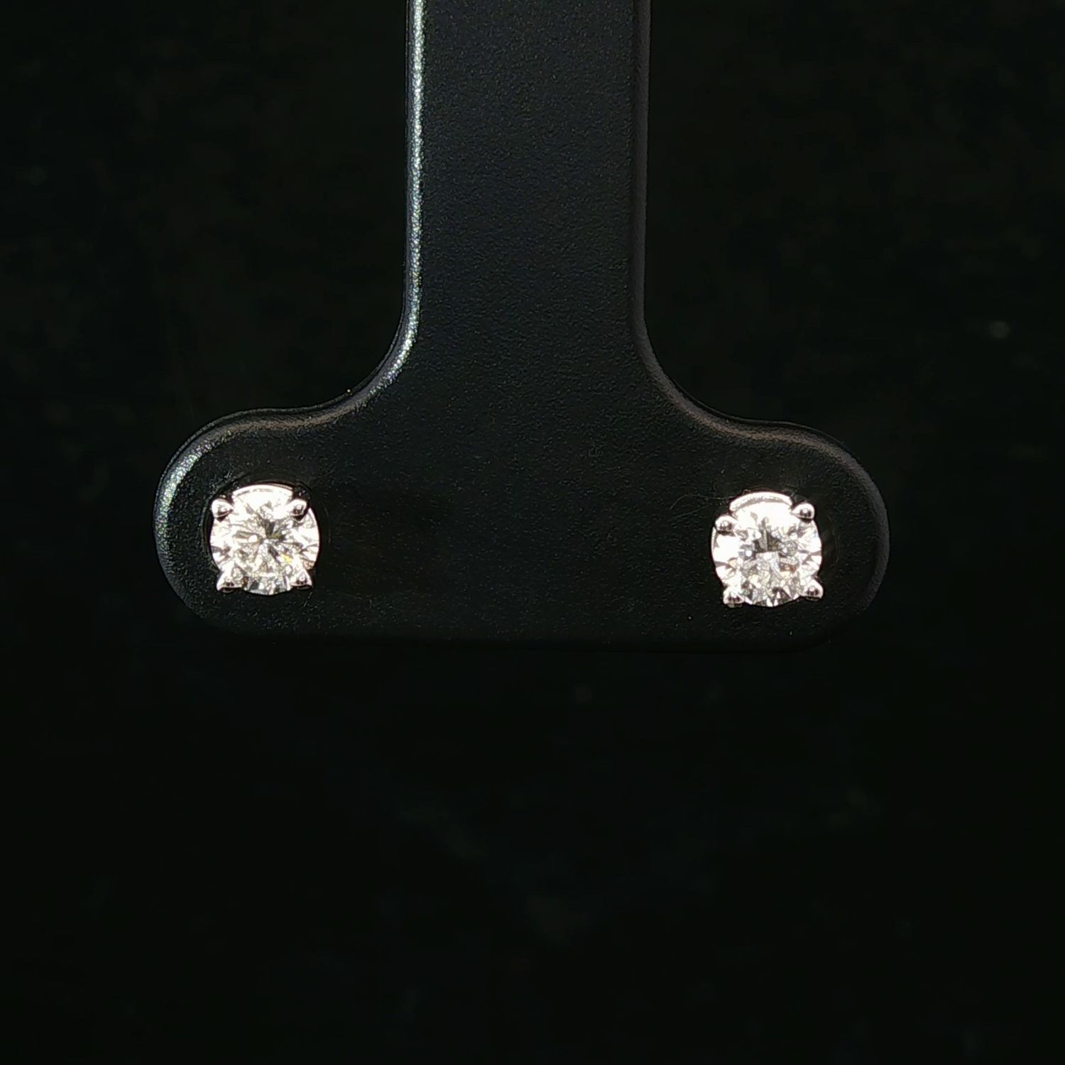 14K White Gold 0.33 Ct Natural Diamond Stud Earrings