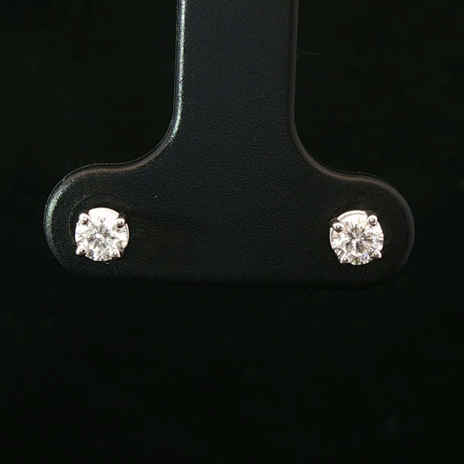 14K White Gold 0.33 Ct Natural Diamond Stud Earrings
