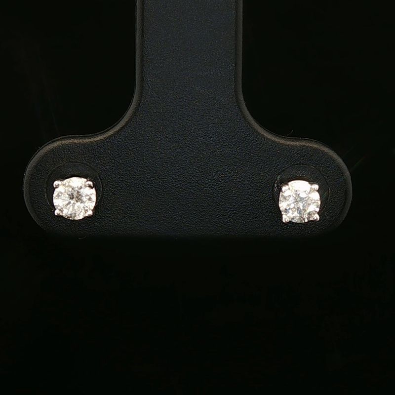 14K White Gold 0.2 Ct Natural Diamond Stud Earrings