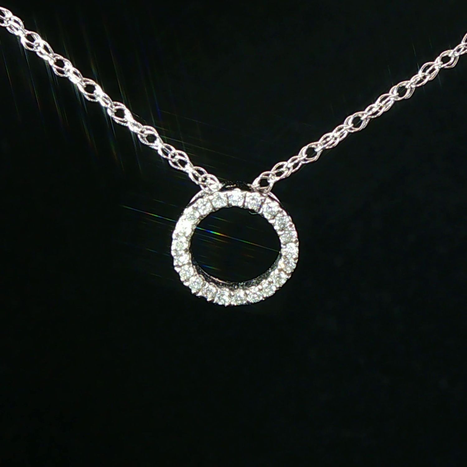 14K White Gold Natural Diamond Circle Pendant Necklace