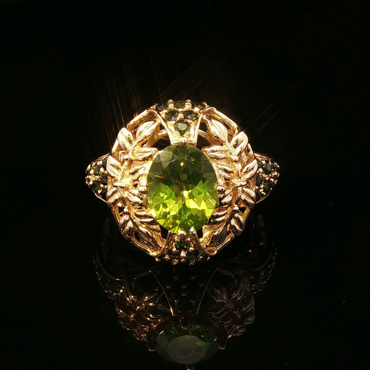 14K Yellow Gold Large Peridot Cormier's Estate Cocktail Ring 14K Yellow Gold Large Peridot Cormier's Estate Cocktail Ring