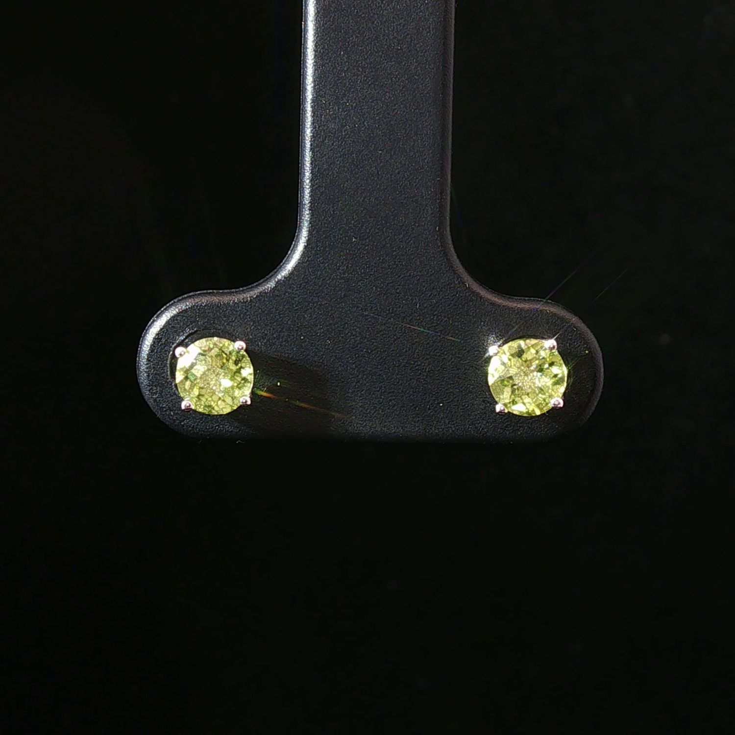 14K White Gold Round Peridot Stud Earrings