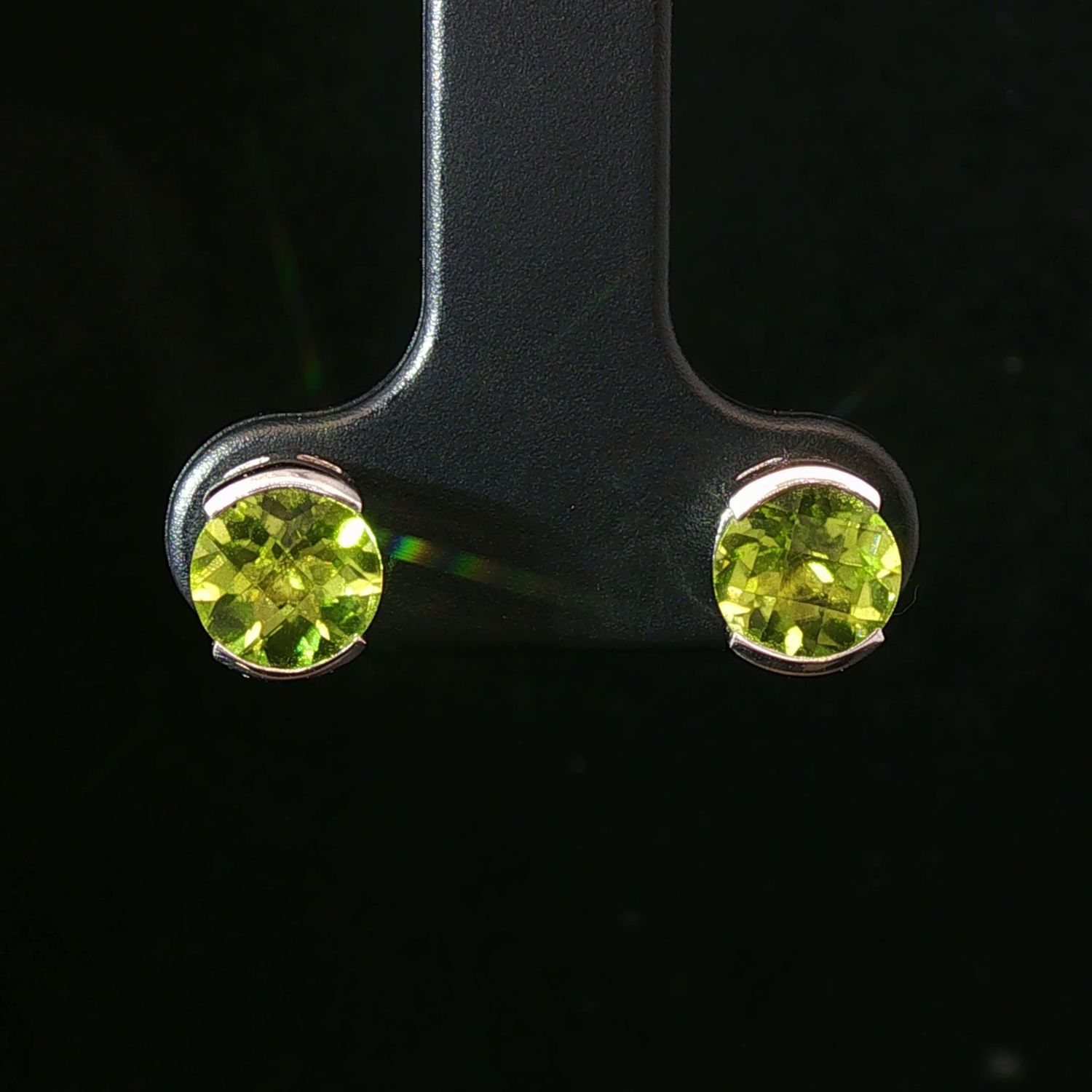 14K White Gold Round Peridot Stud Earrings