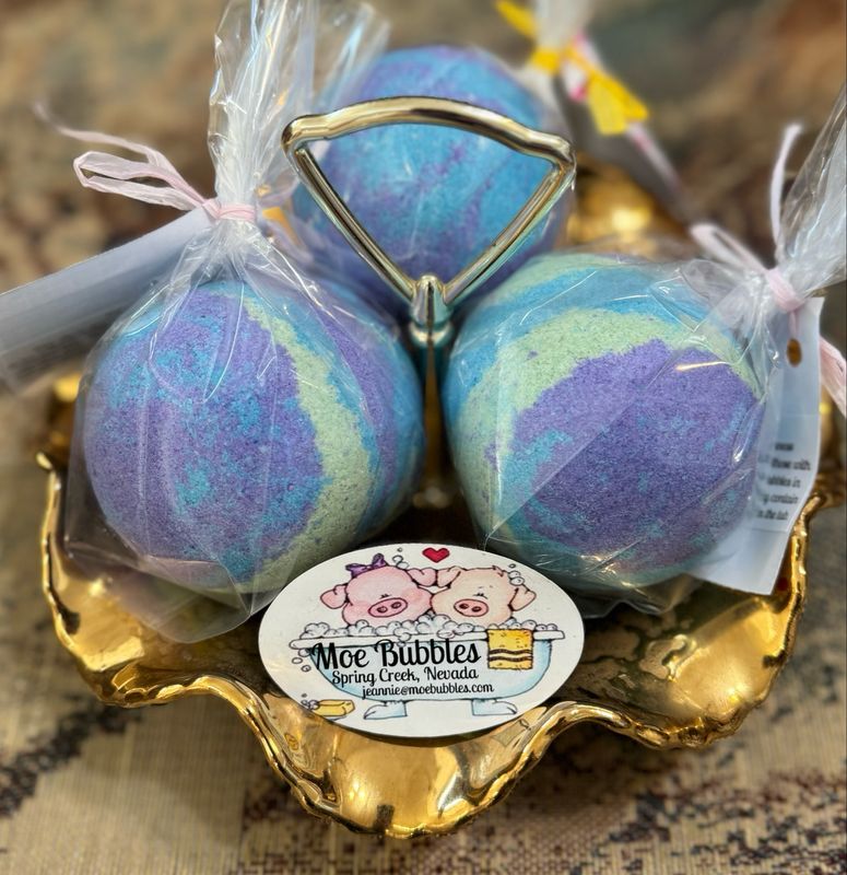 Moonlight Pomegranate Bath Bomb