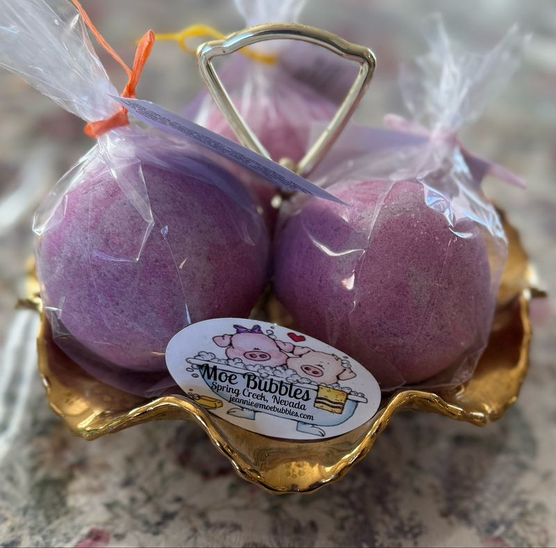 Vanilla Bean Bath Bomb