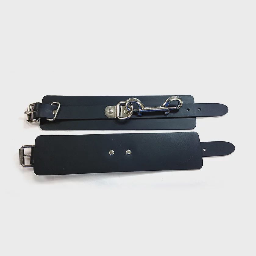 ROUGE RUBBER WRIST CUFFS BLK